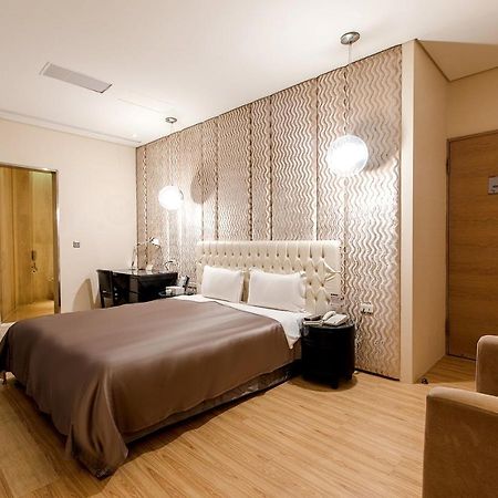 Motel Stars Taichung Exterior foto