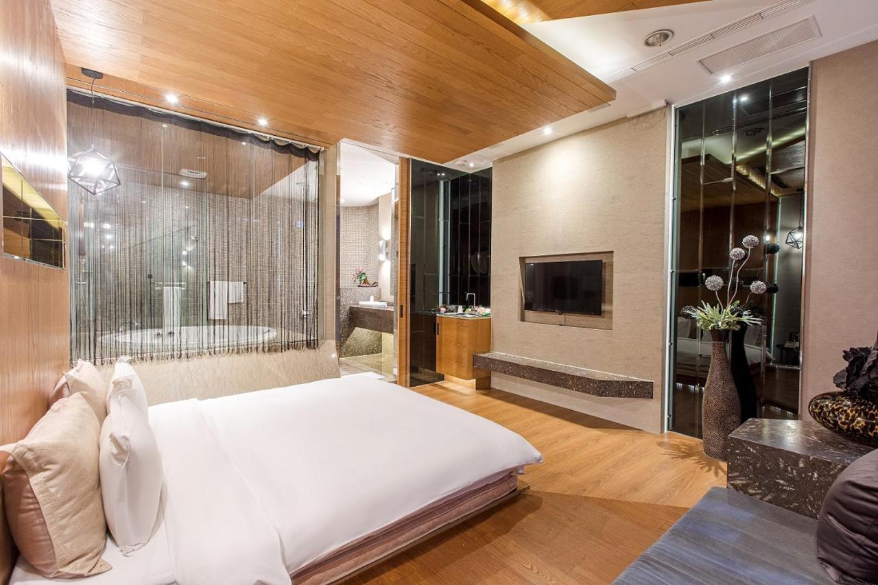 Motel Stars Taichung Exterior foto