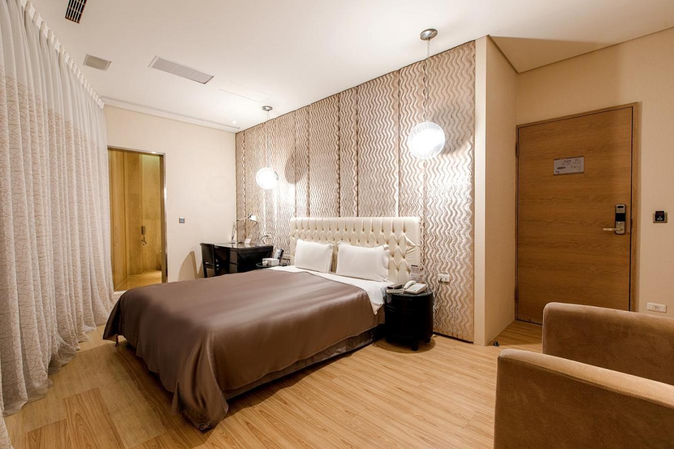 Motel Stars Taichung Exterior foto