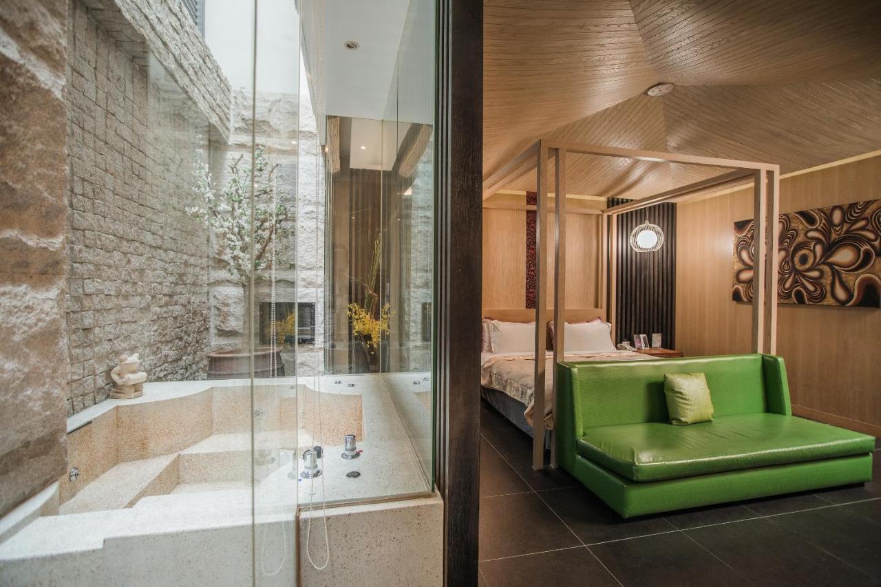 Motel Stars Taichung Exterior foto